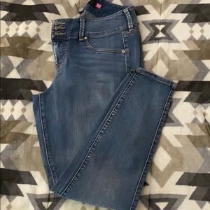 TORRID JEANS NWOT